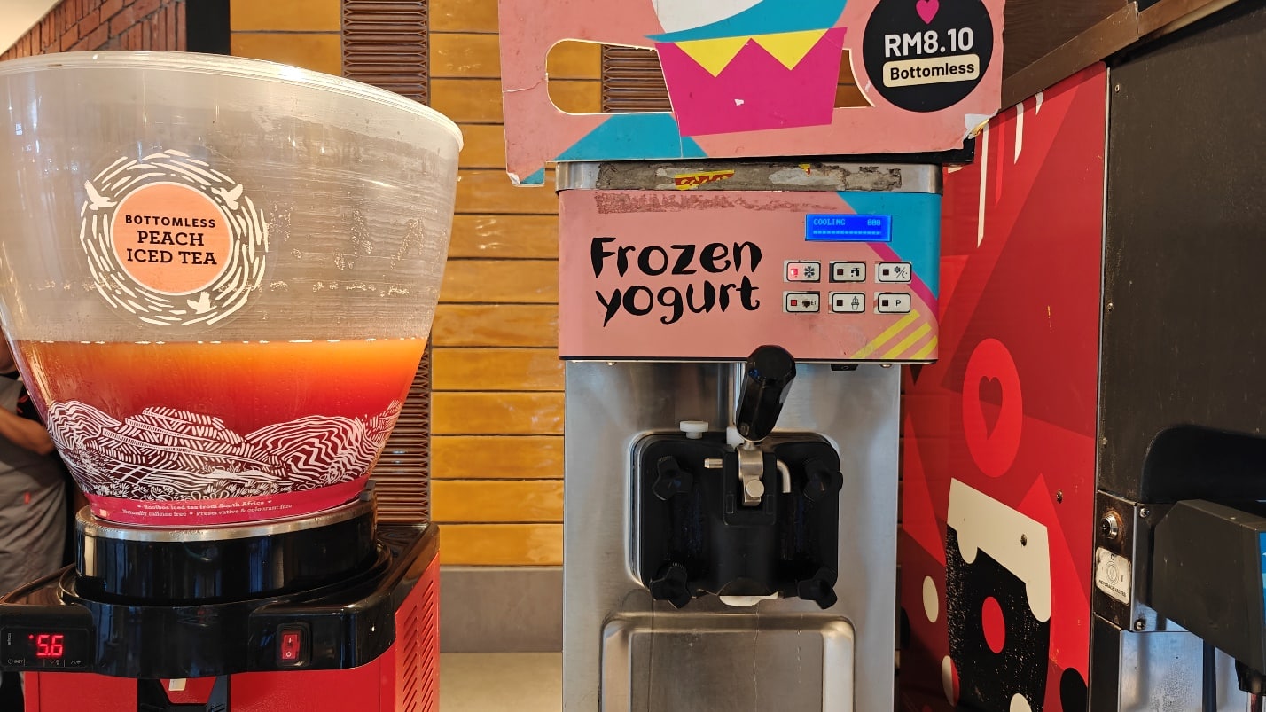 Peach tea and frozen yogurt at Nando’s