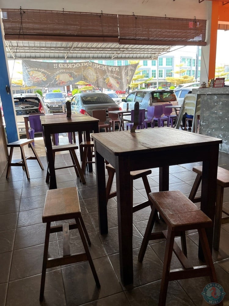 Borneo de Old Taste Luak Miri Rojak Warisan Shop Seating