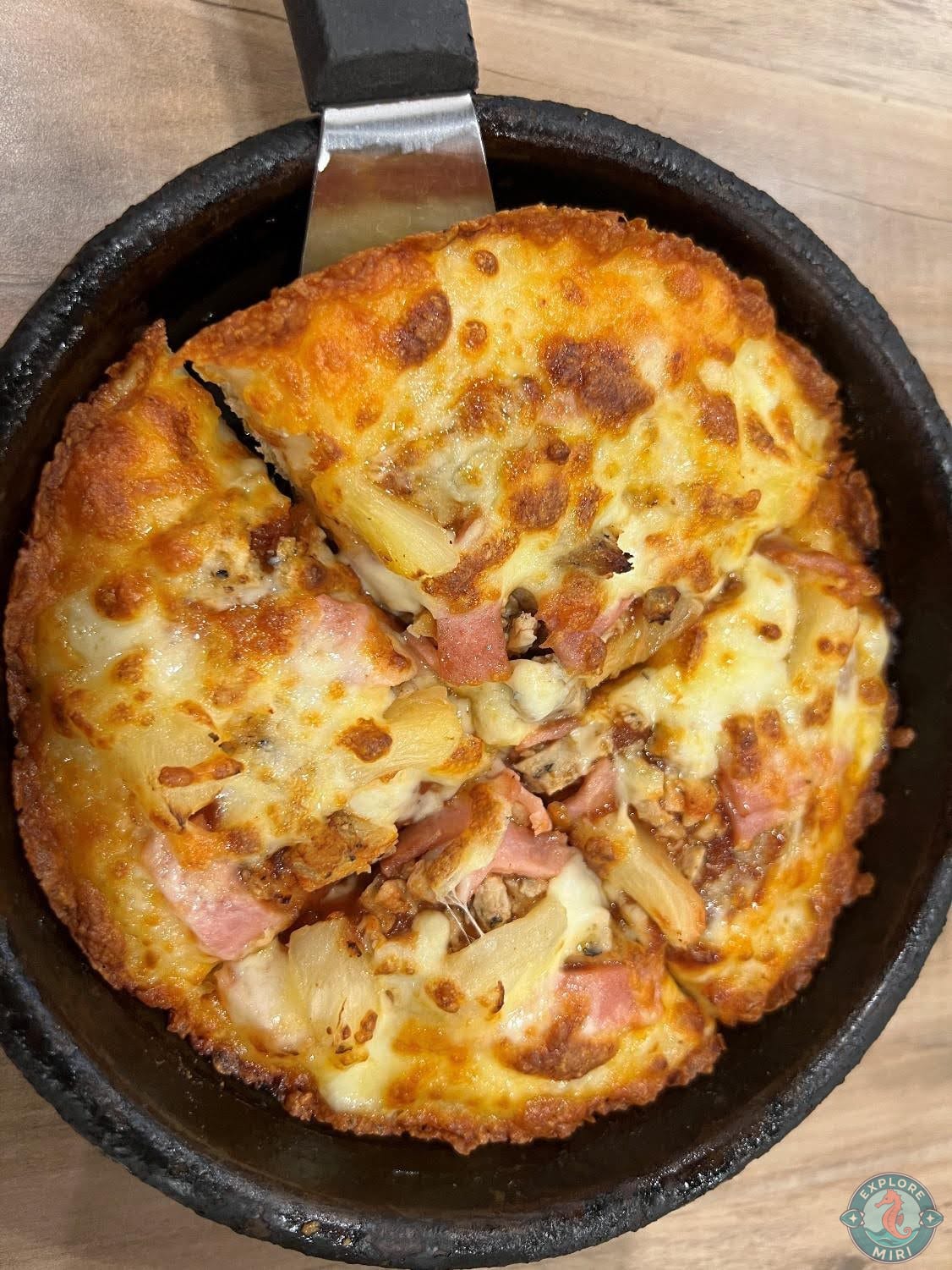 Hawaiian Supreme pizza