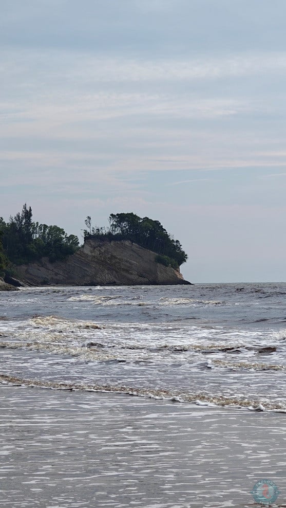 Tanjong Lobang Beach Cliff 0