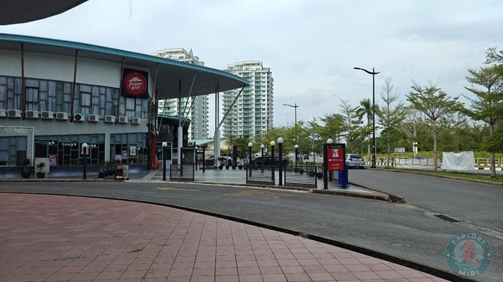 Tanjong Lobang Beach Pizza Hut 0