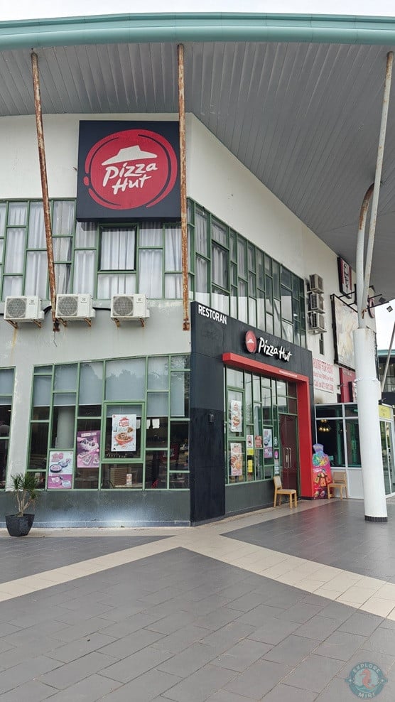 Tanjong Lobang Beach Pizza Hut 1