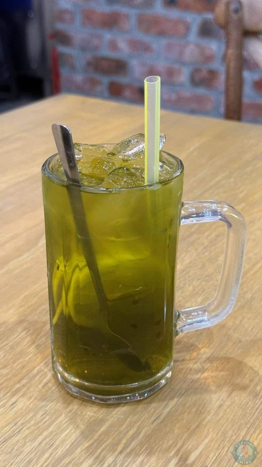 wheatgrass lemon drink