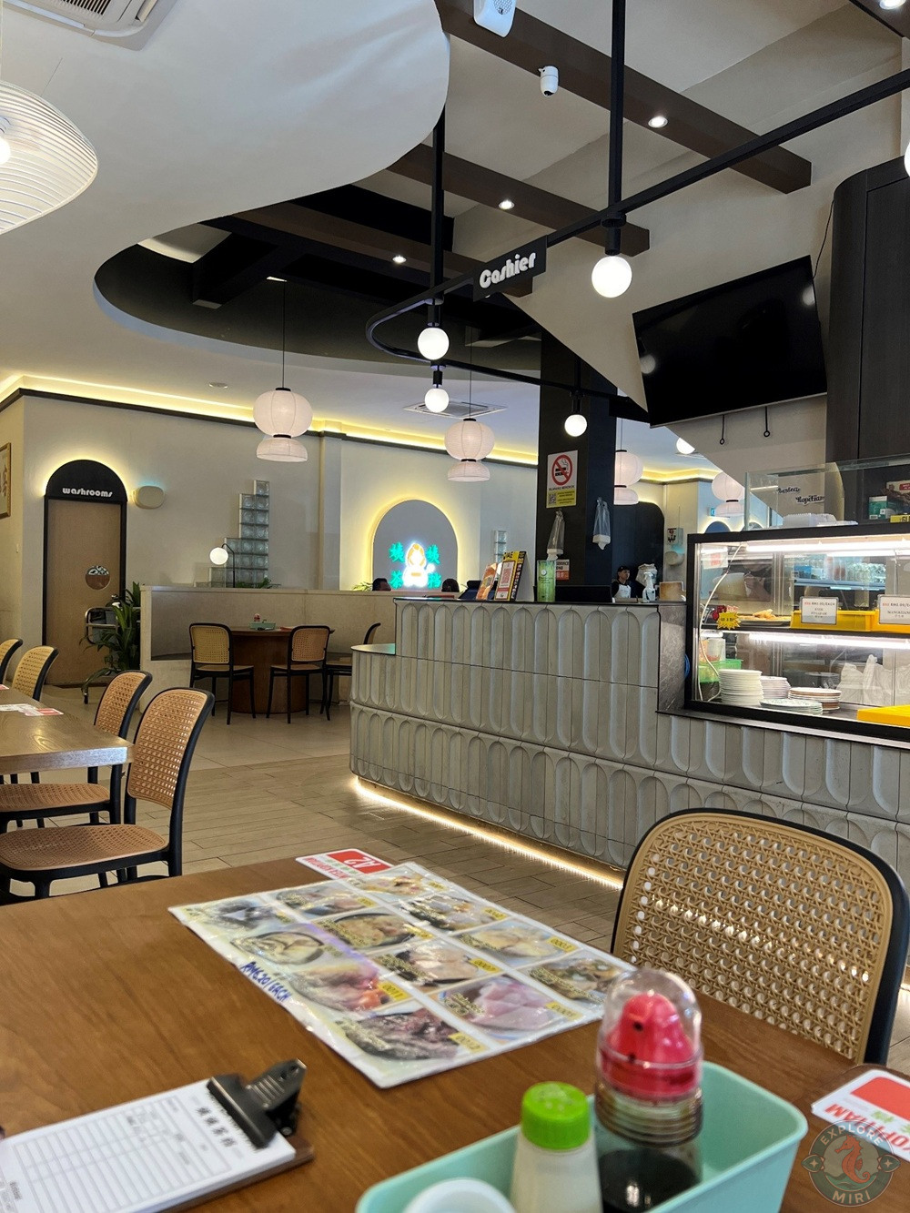 Auntea Kopitiam Marina Indoor Seating 2
