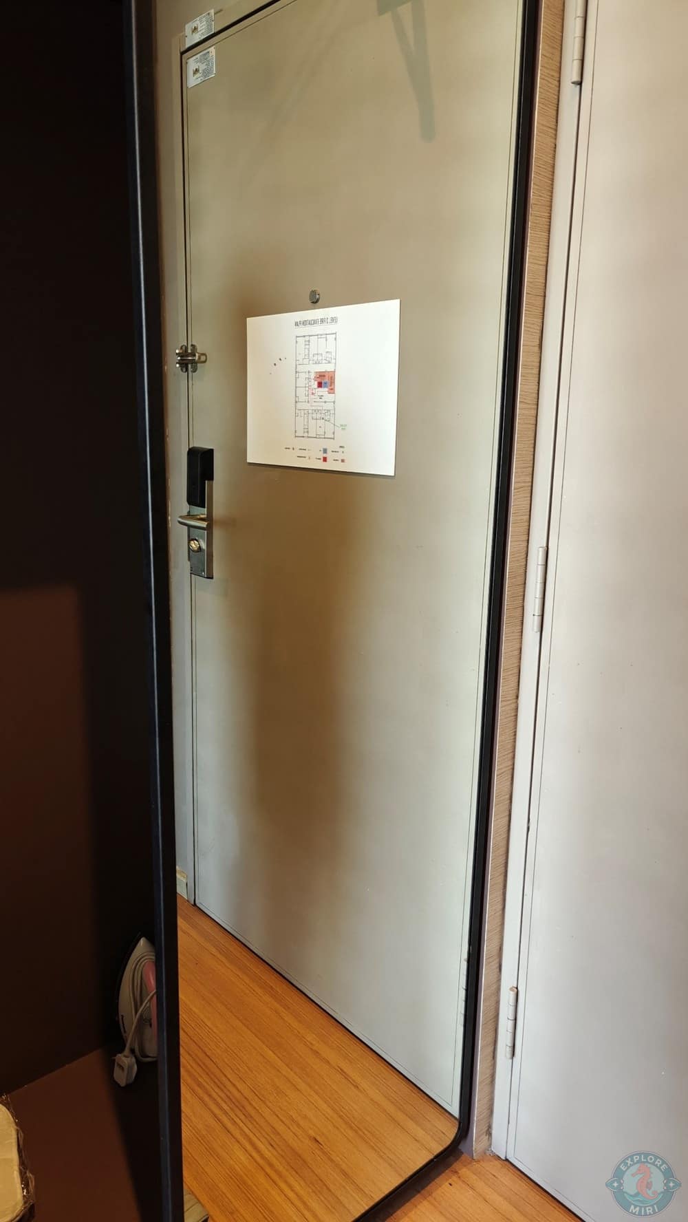 Jinhold Hotel Miri Full Length Mirror