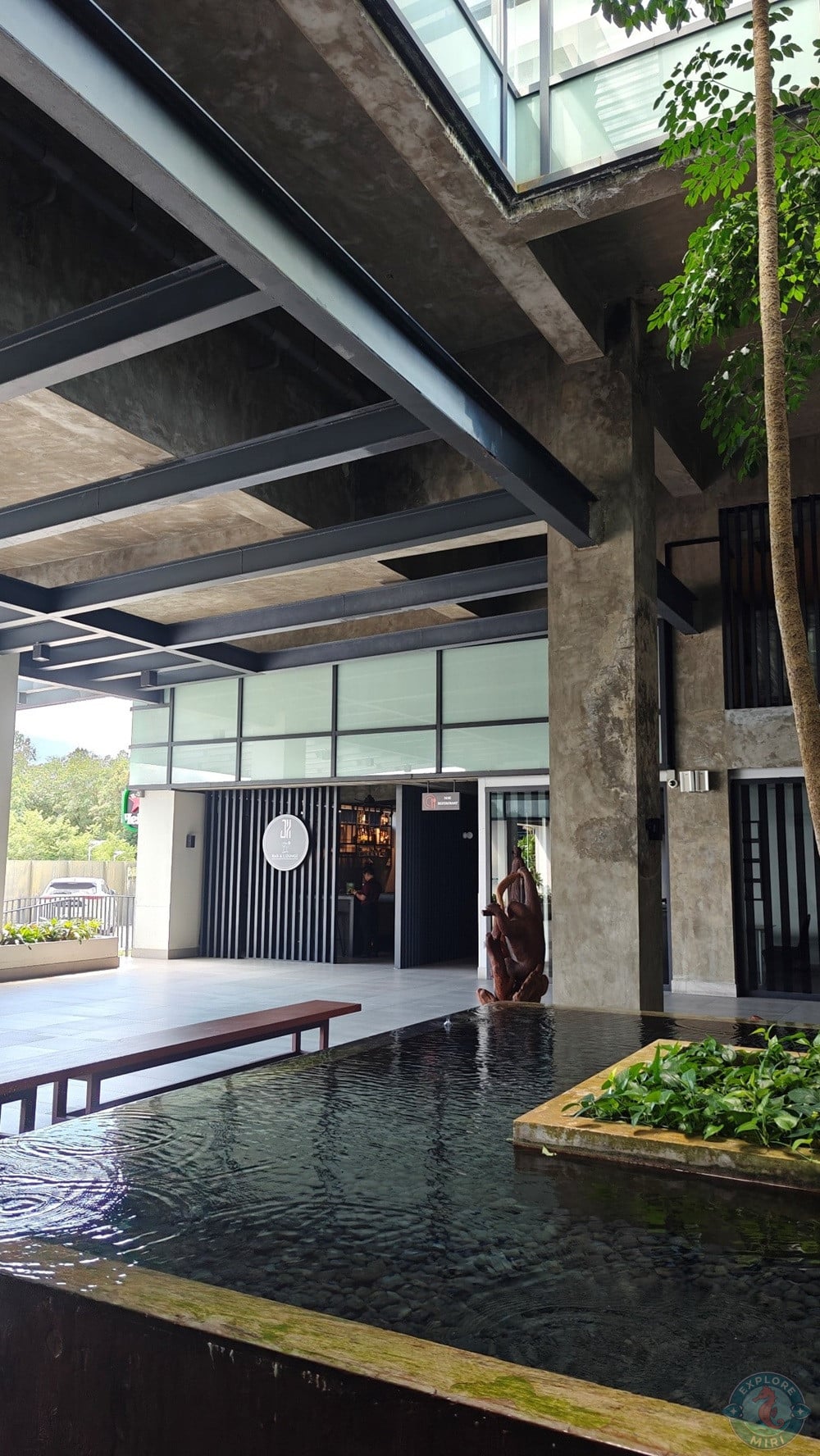 Jinhold Hotel Miri Indoor Pond with Tree