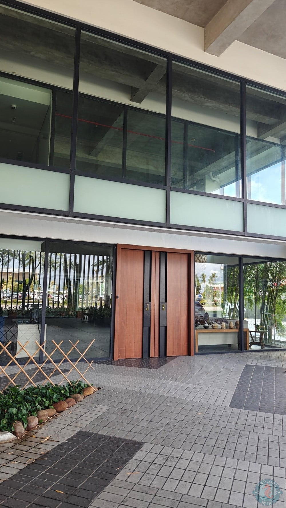 Jinhold Hotel Miri Main Entrance