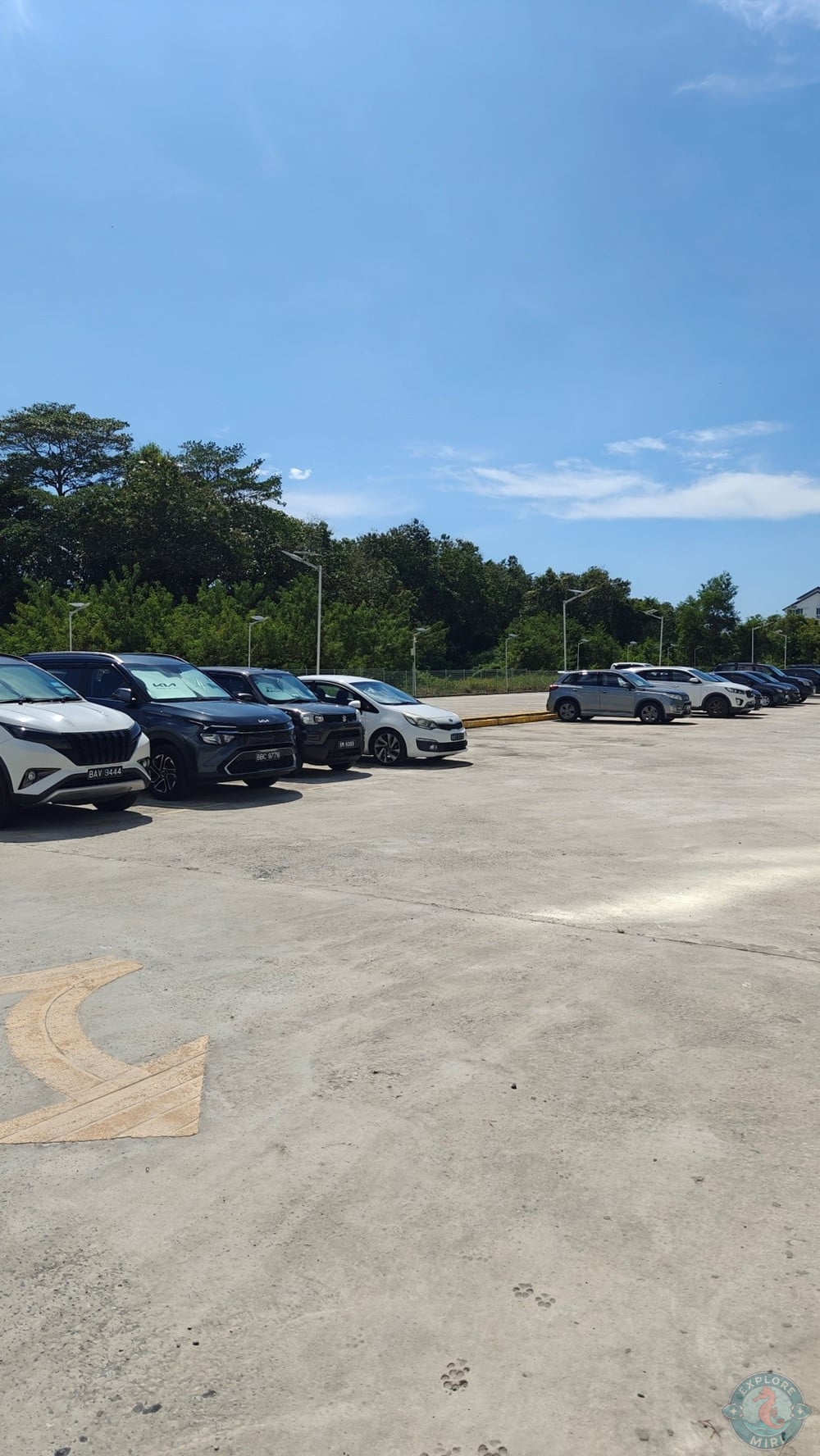 Jinhold Hotel Miri Parking Area Ground View
