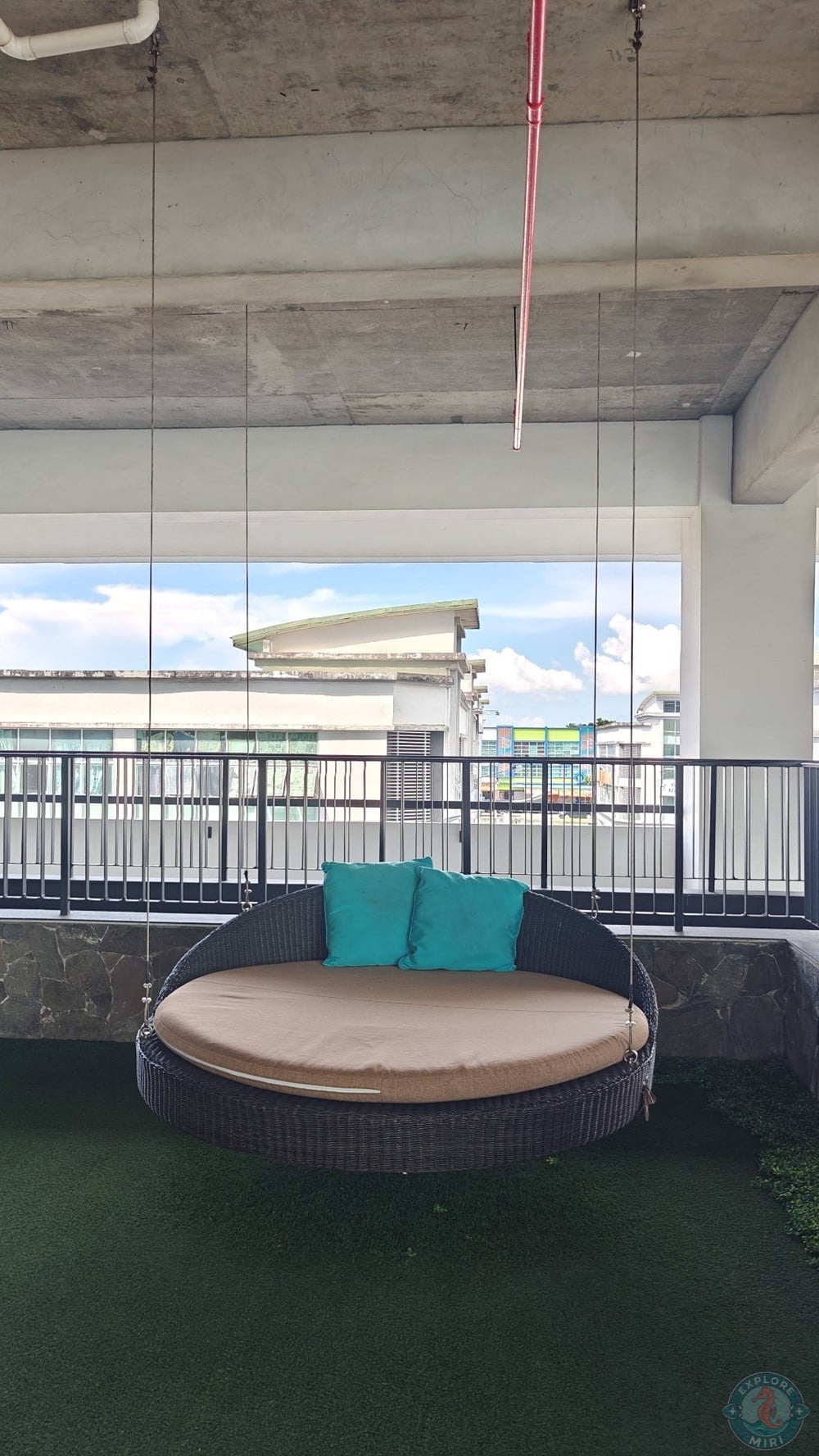 Jinhold Hotel Miri Poolside Swing Bed 15