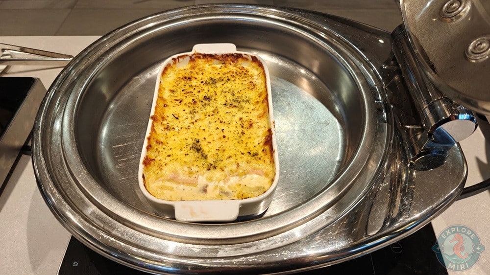 Jinhold Hotel Miri Restaurant Mak Breakfast Buffet Baked Mashed Potato 7