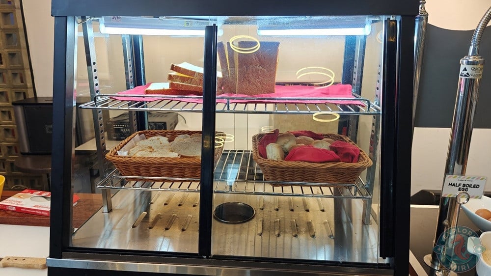 Jinhold Hotel Miri Restaurant Mak Breakfast Buffet Bread Station 16