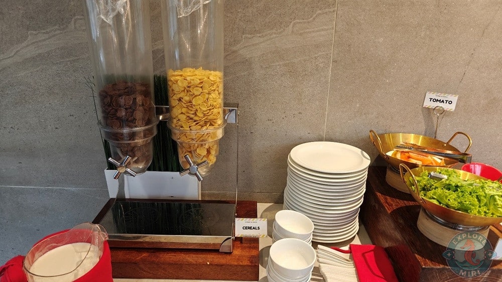 Jinhold Hotel Miri Restaurant Mak Breakfast Buffet Cereal 23