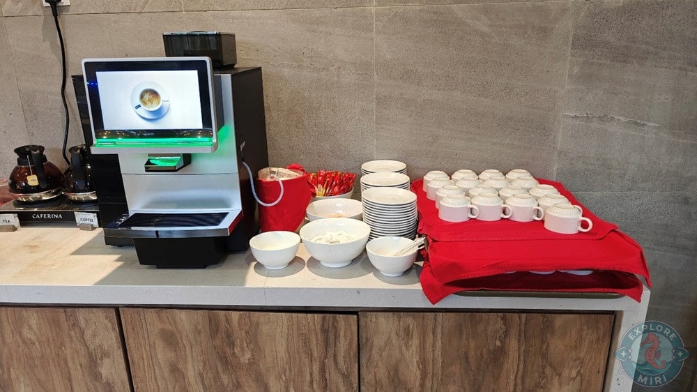 Jinhold Hotel Miri Restaurant Mak Breakfast Buffet Coffee and Tea Machine 18