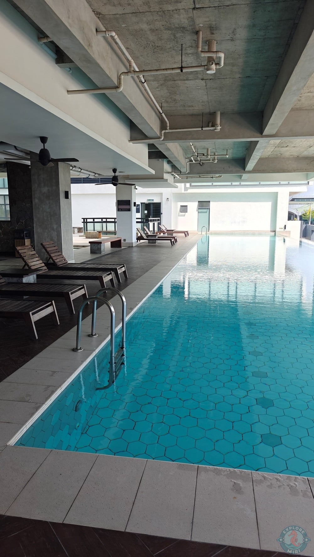 Jinhold Hotel Miri Shaded Swimming Pool Area 11