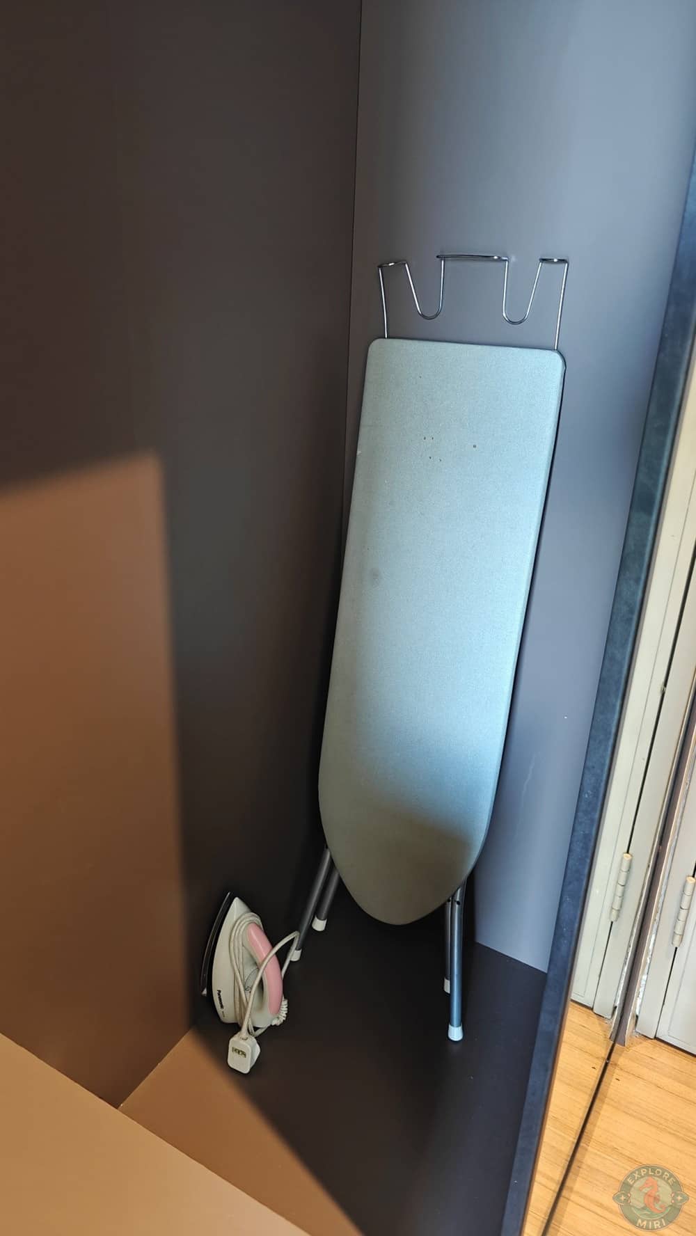 Jinhold Hotel Miri Standard Room Wardrobe with Iron and Ironing Board