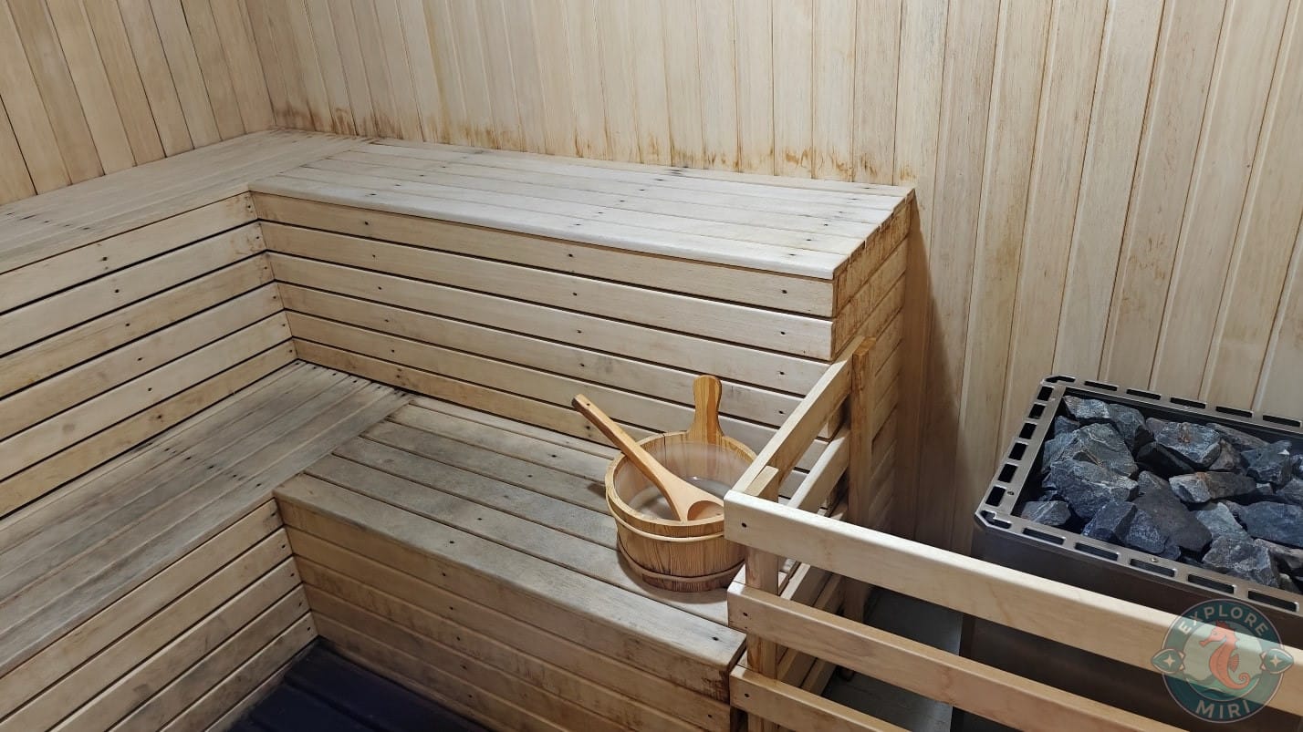 Sauna area looked warm and felt toasty and well kept