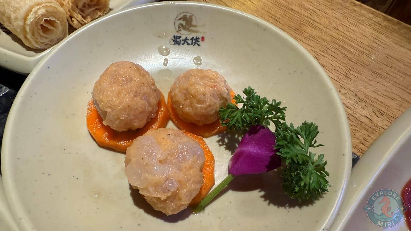 abalone and fish slices alone with tiger prawn paste