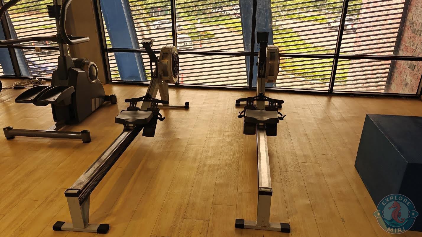 cardio section overlooked the beach area