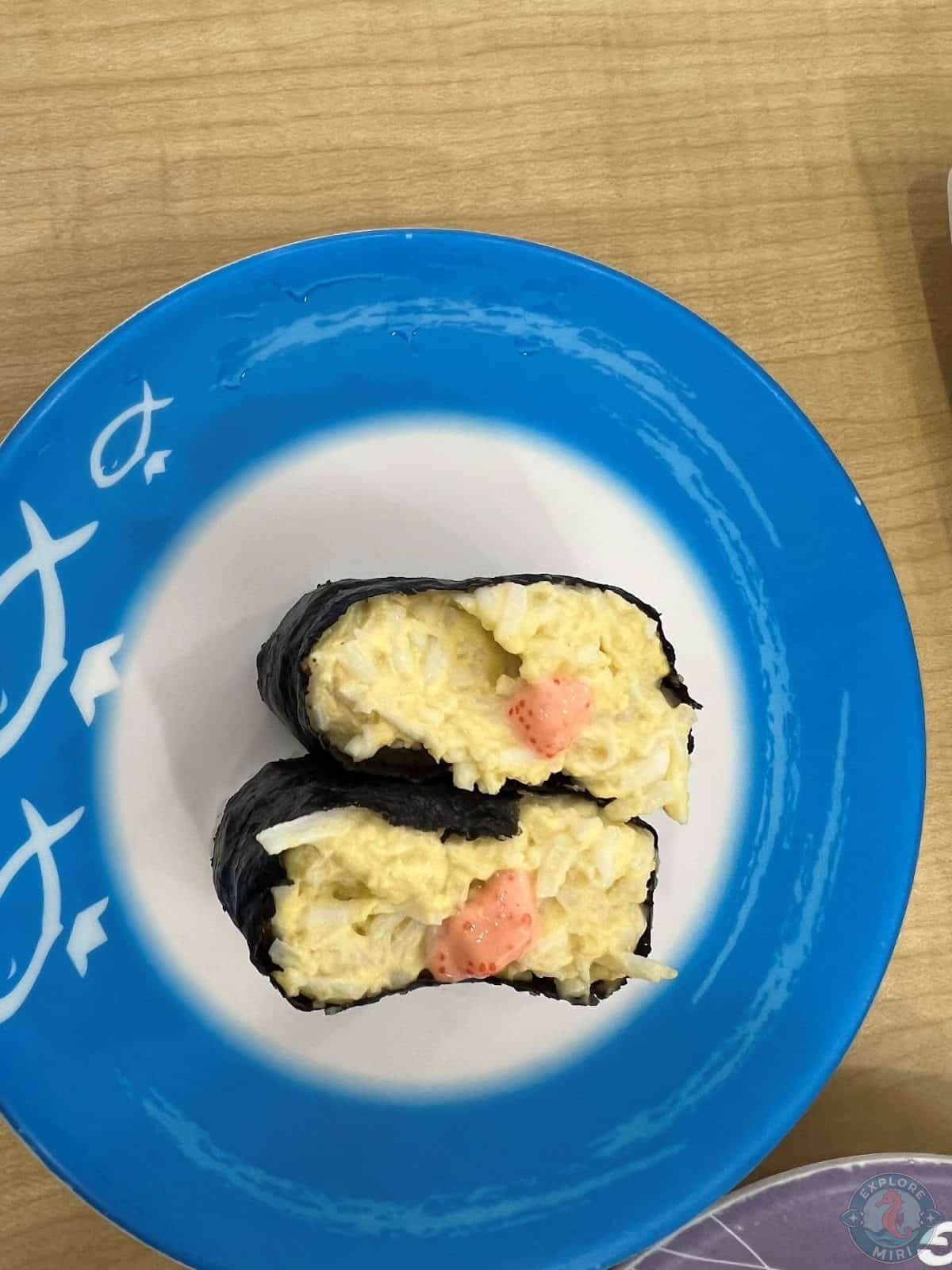 egg gunkan sushi