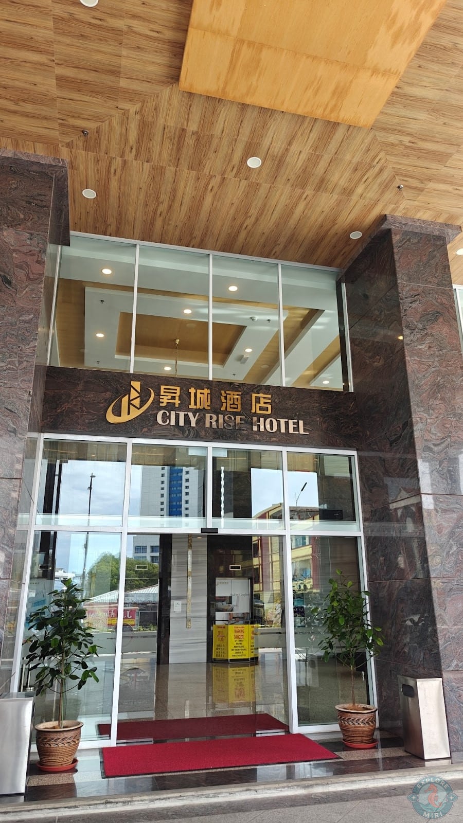 entrance to the hotel