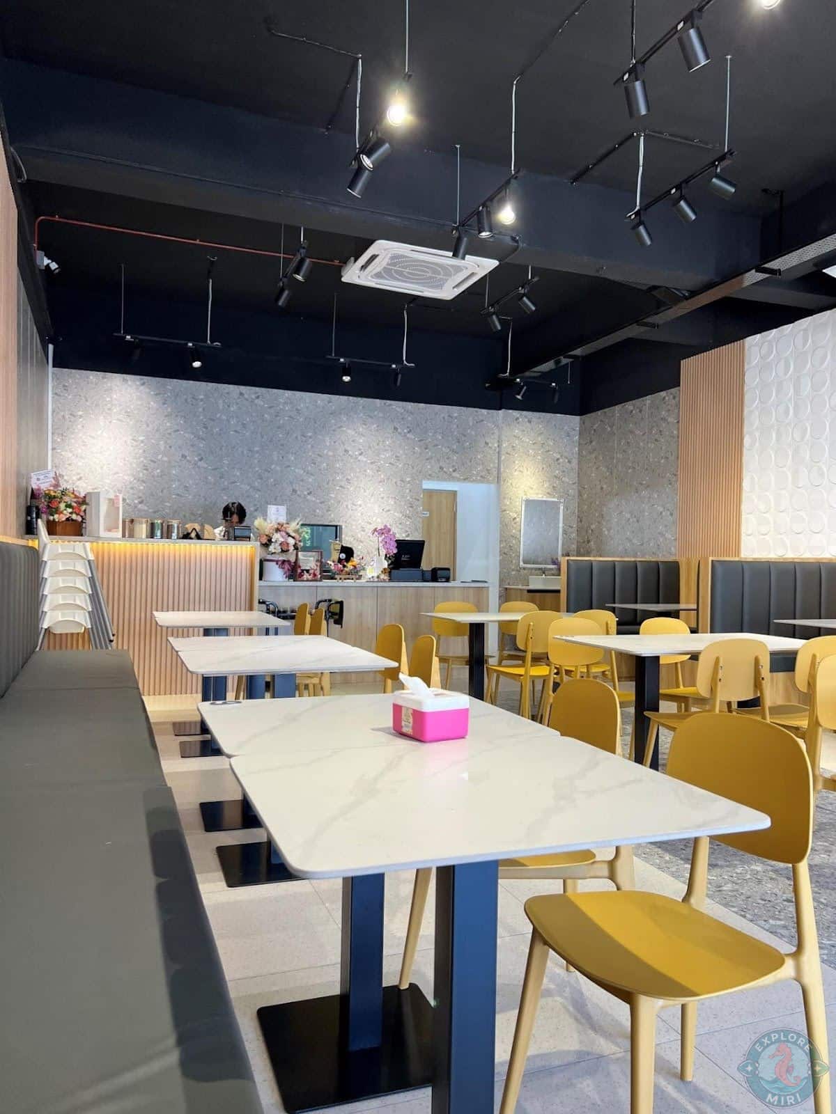 interior was well-decorated and colorful