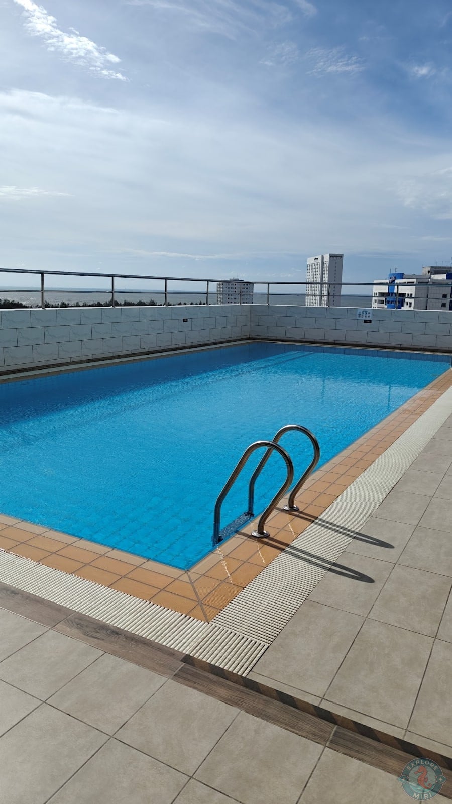 it had a calm cool breeze and a nice open sky view