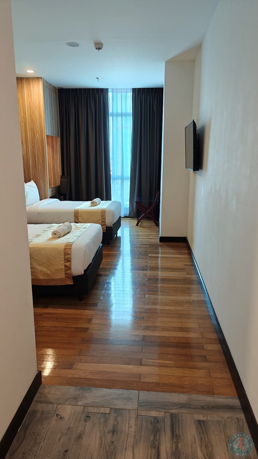 rooms were clean and neatly arranged