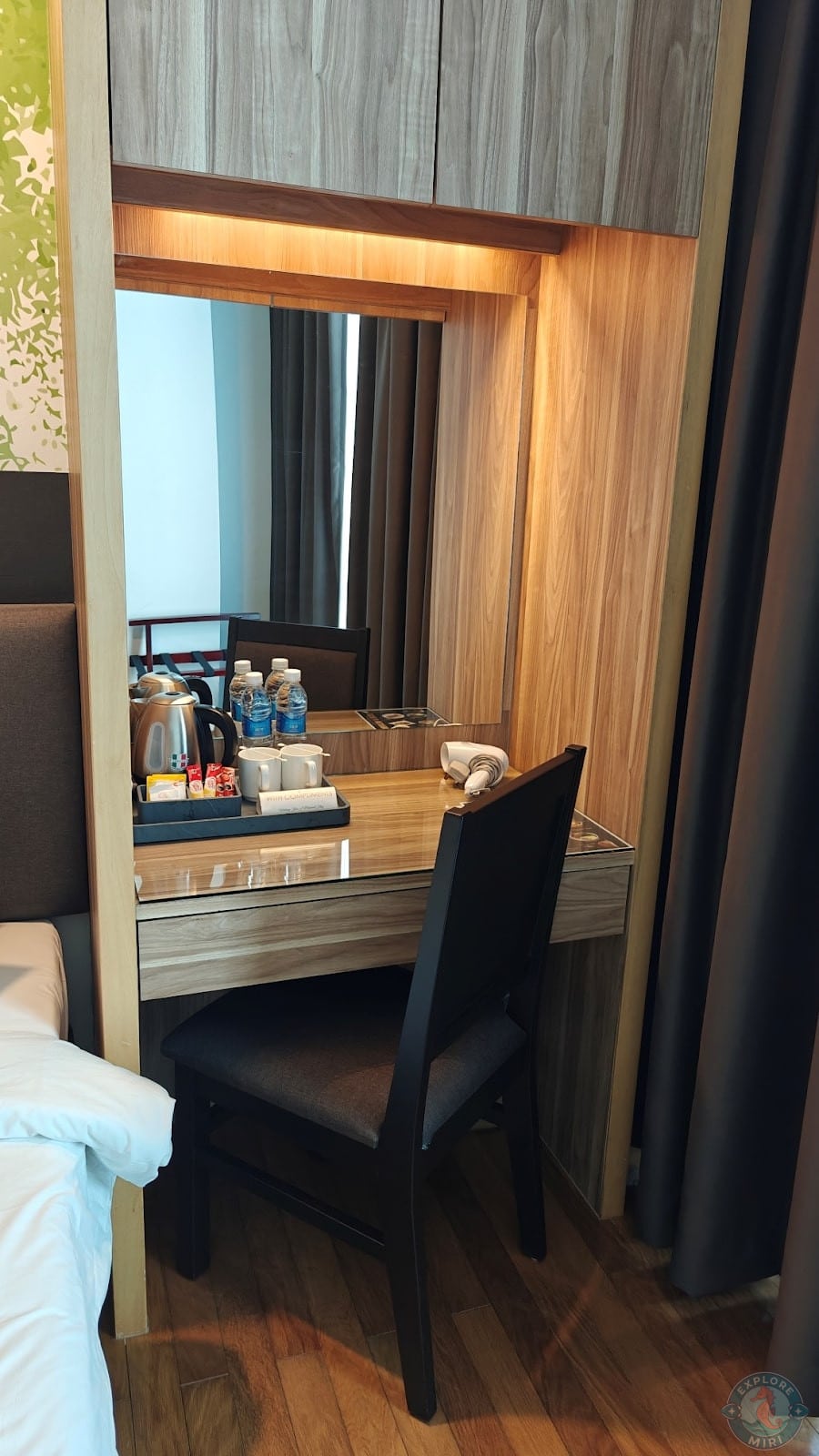 vanity area with tea and coffee tray