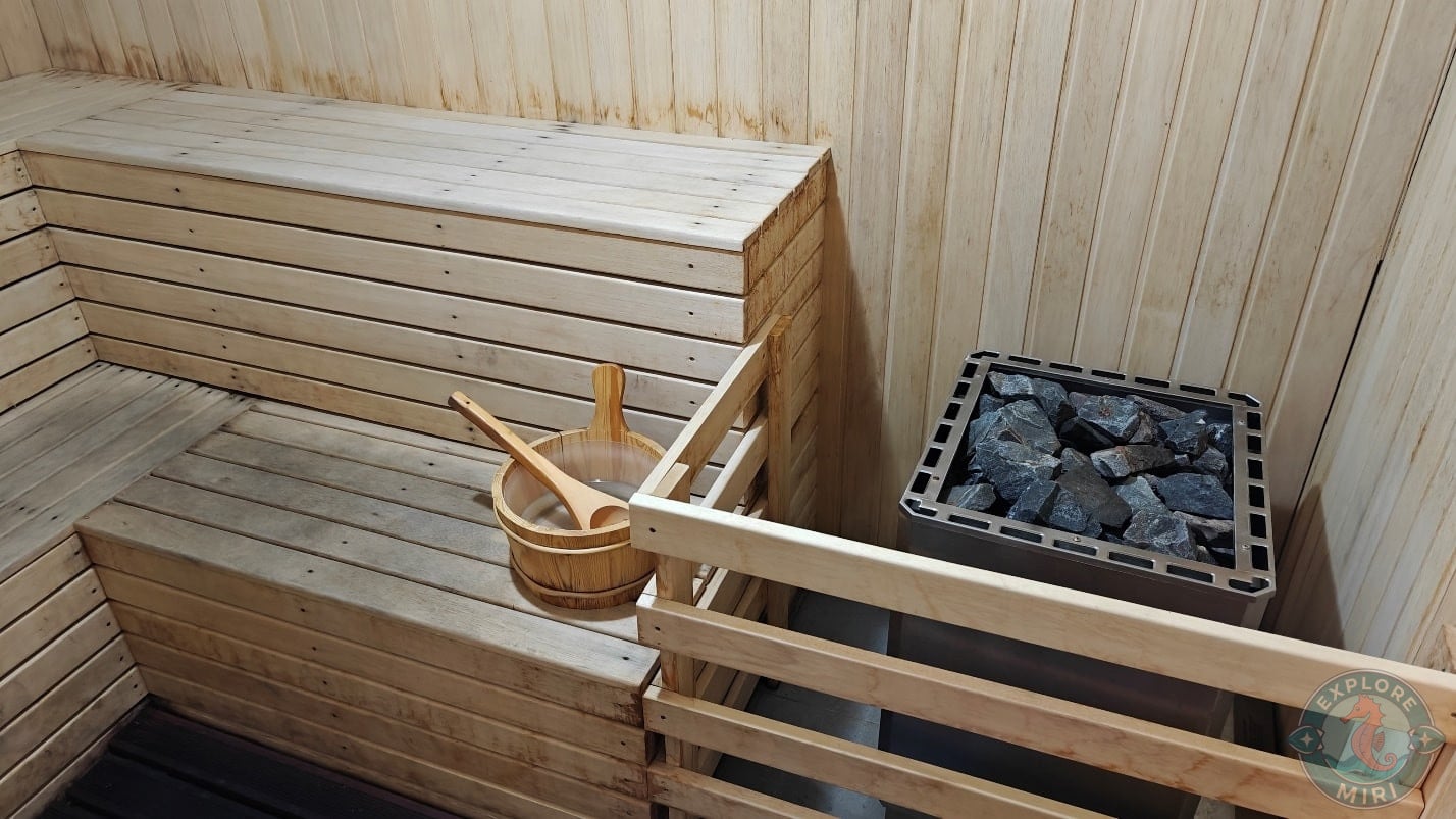 wooden interior gave it a classic Sauna look