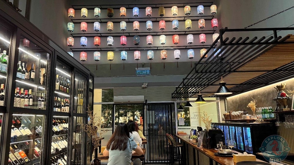 Aperitif Wine Bar Miri Times Square Shop Interior 2