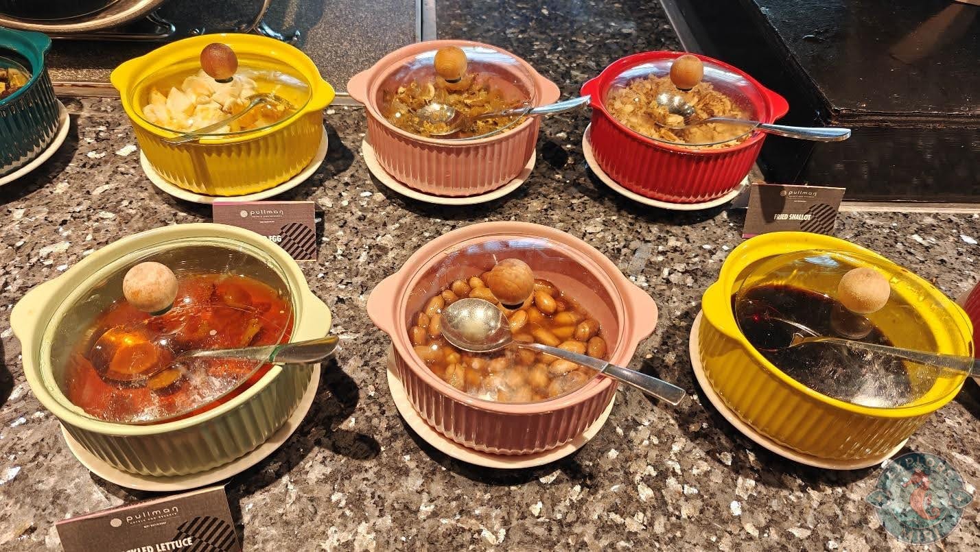 Everything was served in small, colorful serving bowls