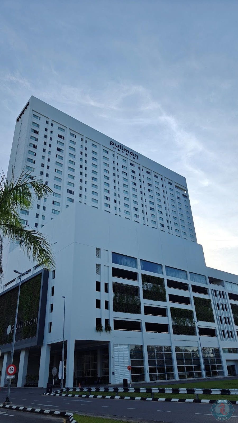 Pullman Waterfront Hotel Miri