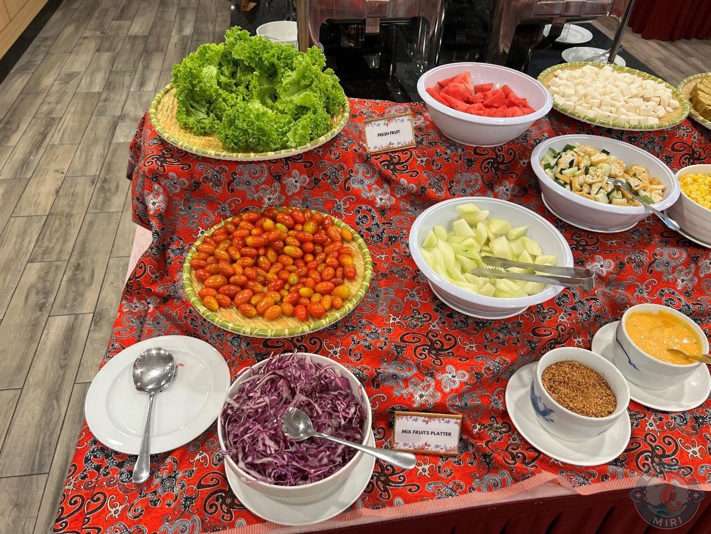 fruit and vegetable counter