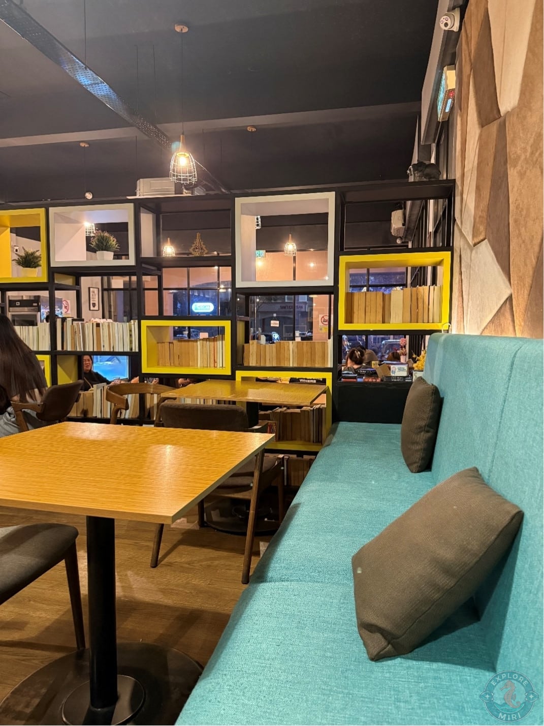 interior had a turquoise and brown theme