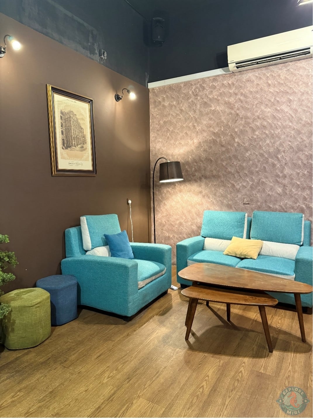 seating arrangement felt like a reading nook