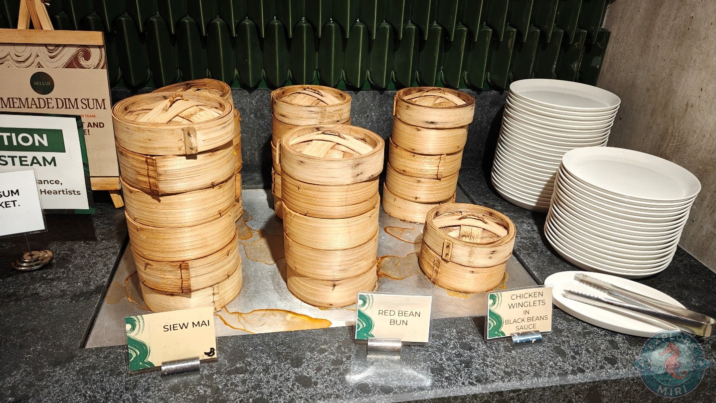 siew mai, red bean buns and chicken winglets