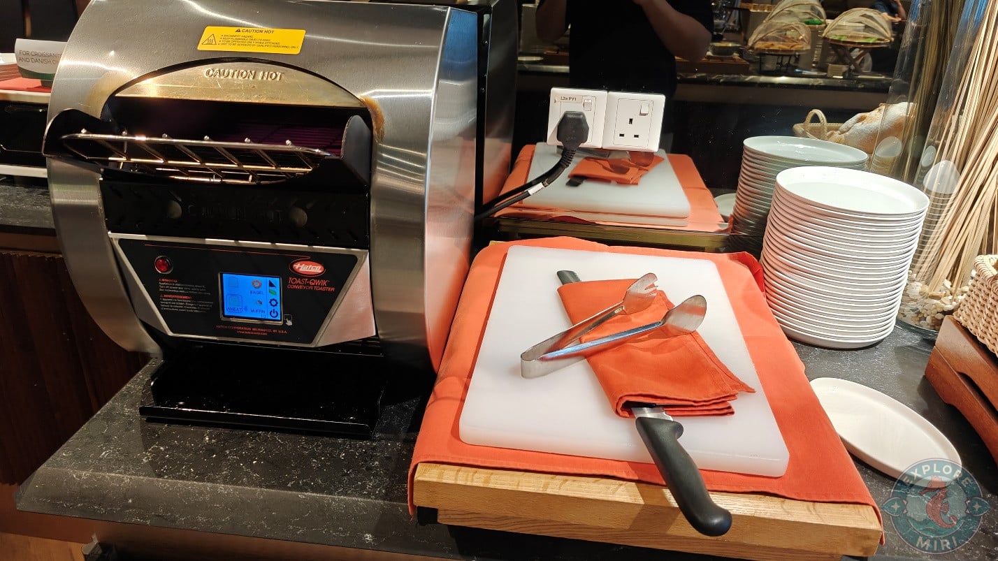 slicer and toaster