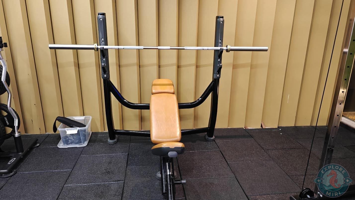 weight lifting bench