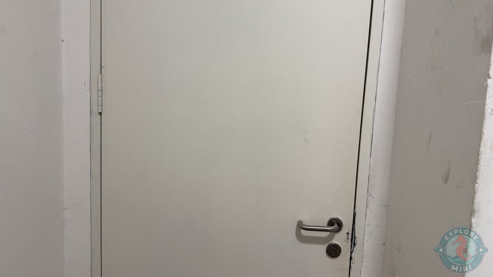 Crème Studio Miri Front Door 4