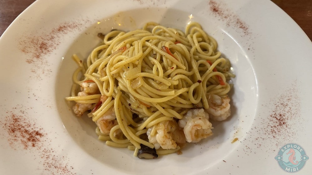 The Seeker Cafe & Bistro Pujut Miri Aglio Olio with Prawns Close Up 5